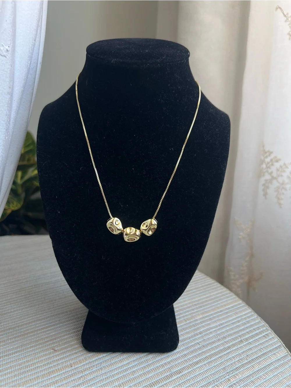 Gold Three-Bean Pendant Necklace